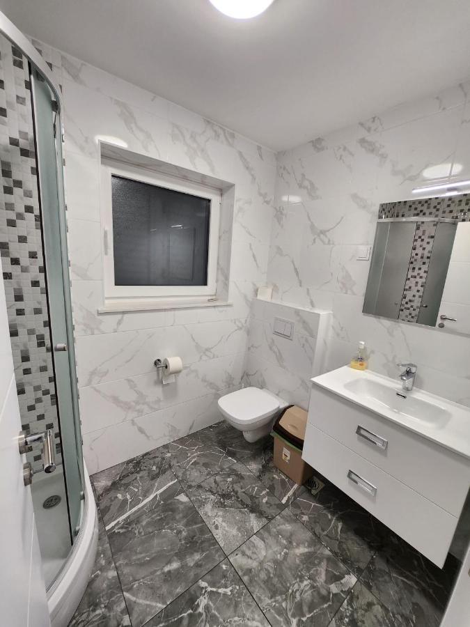 Apartmani M&L I M&J Malinska Eksteriør billede