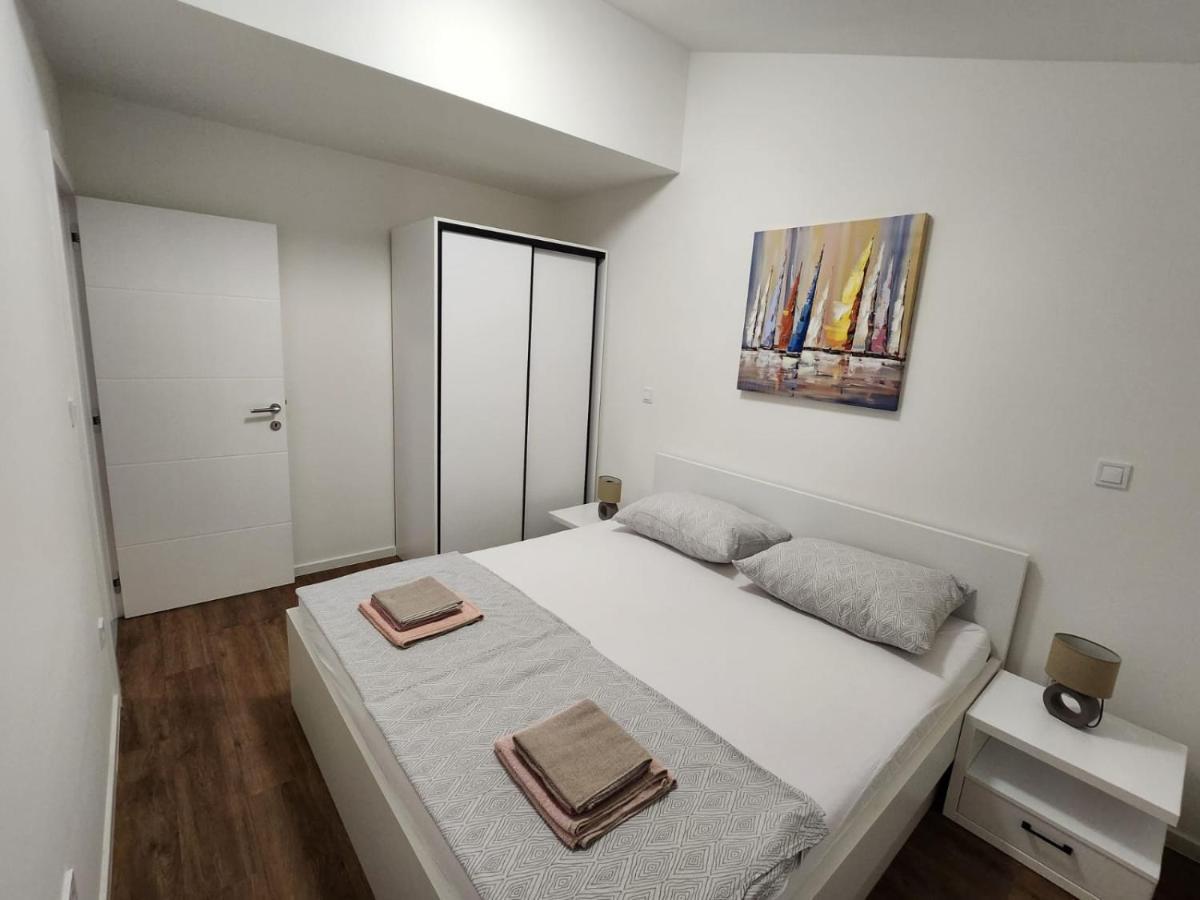 Apartmani M&L I M&J Malinska Eksteriør billede